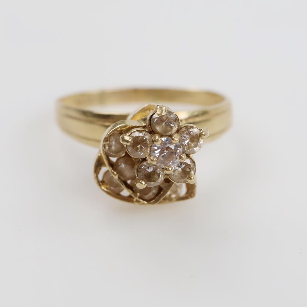 10kt Gold Clear Stone Heart Spinner Ring