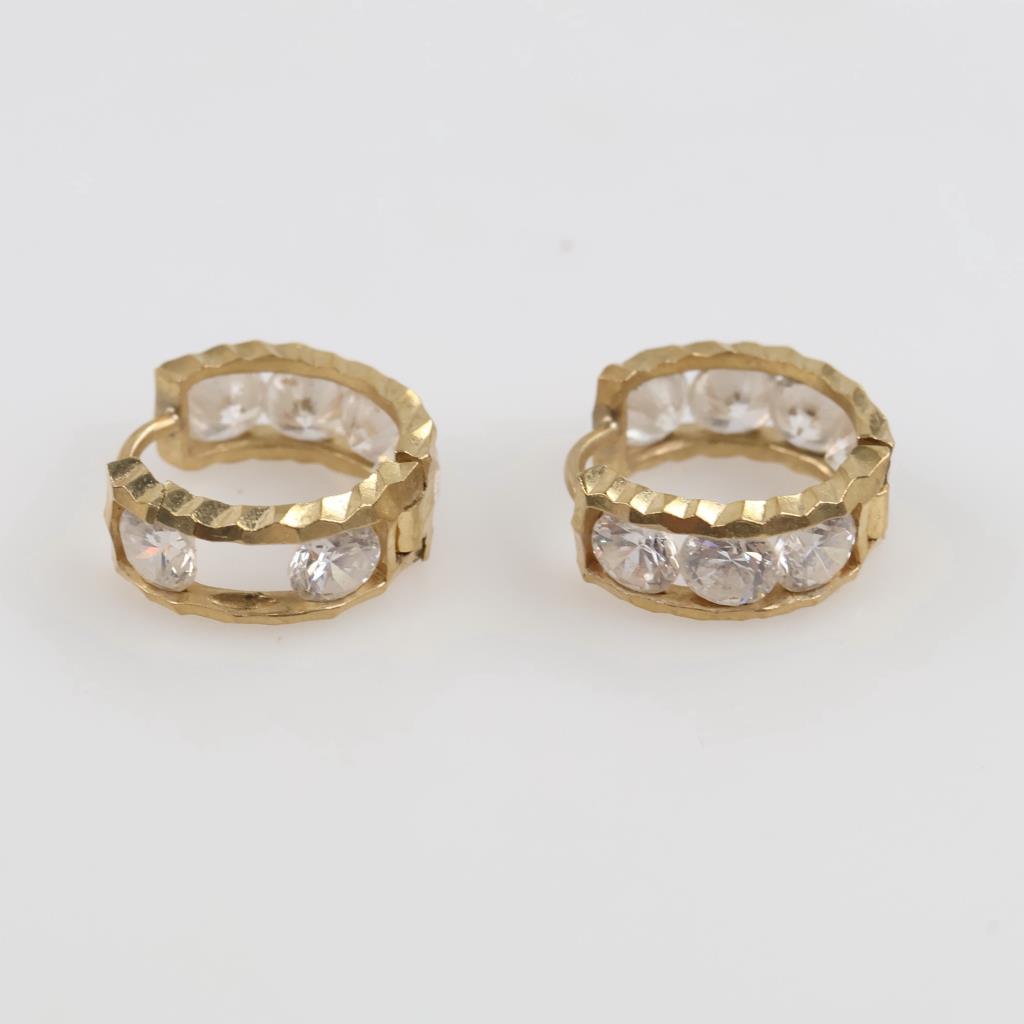 10kt Gold Clear Stone Hoop Earrings