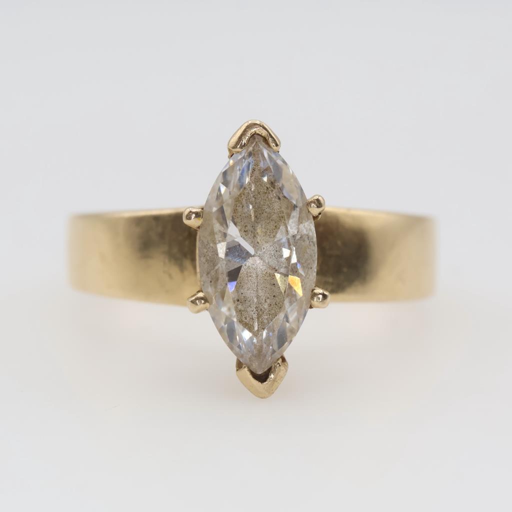 10kt Gold Clear Stone Ring