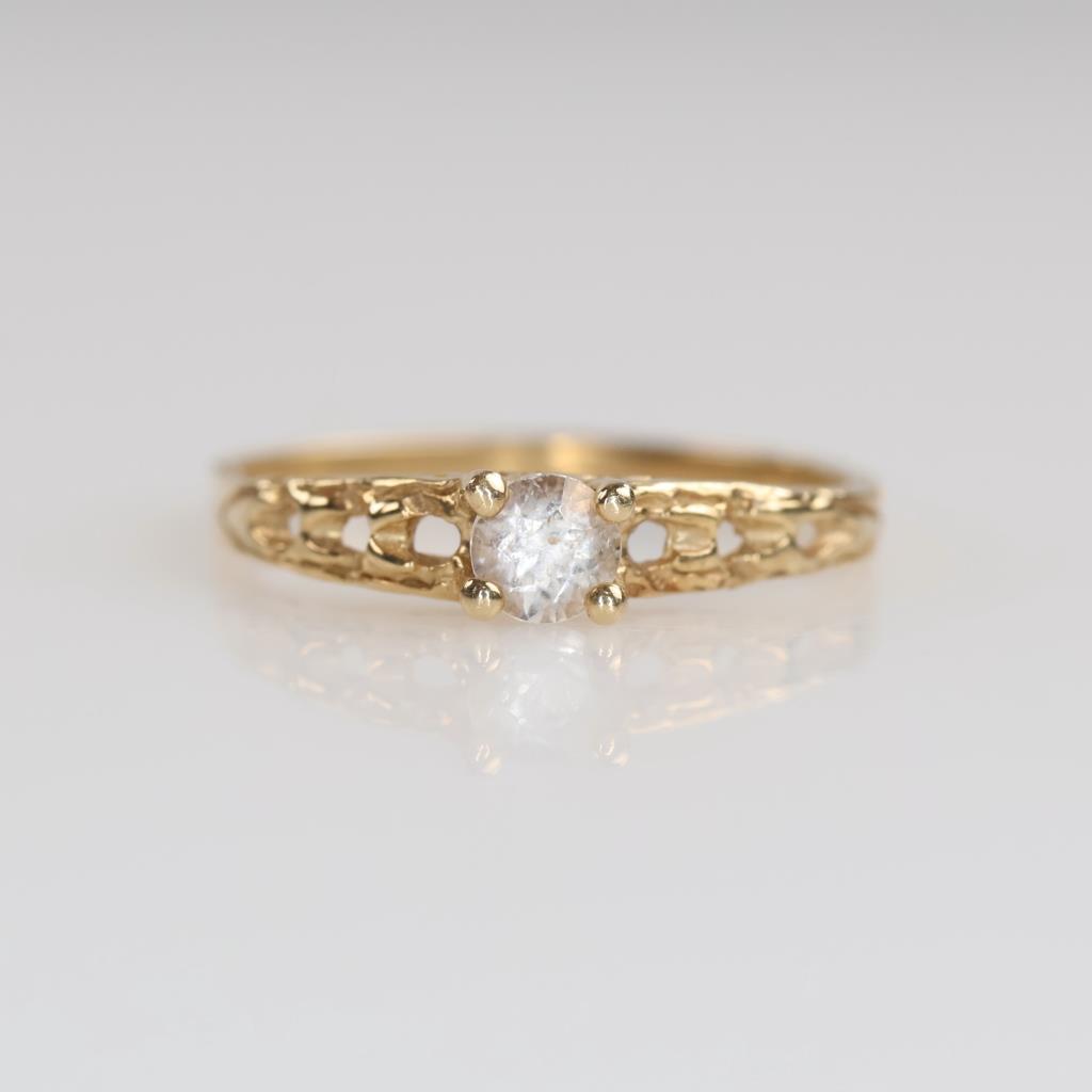 10kt Gold Clear Stone Ring
