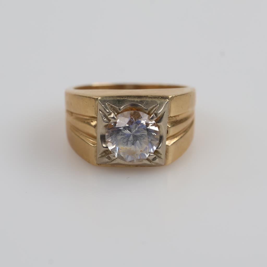10kt Gold Clear Stone Ring