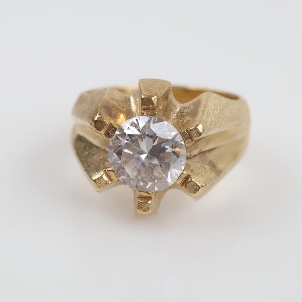 10kt Gold Clear Stone Ring
