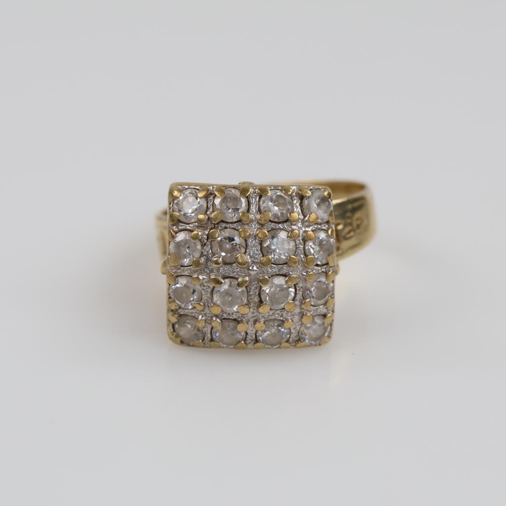 10kt Gold Clear Stone Ring