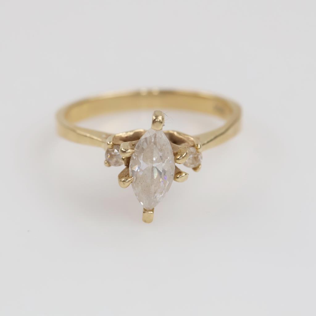 10kt Gold Clear Stone Ring