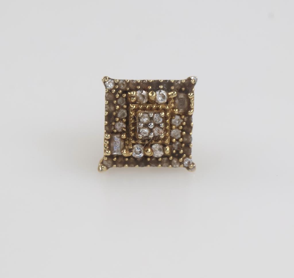 10kt Gold Clear Stone Square Stud Earring