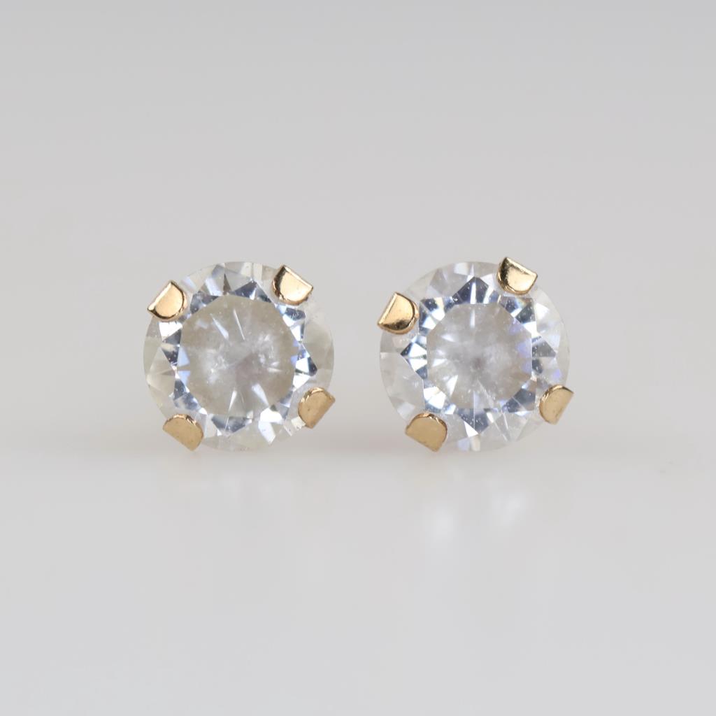 10kt Gold Clear Stone Stud Earrings
