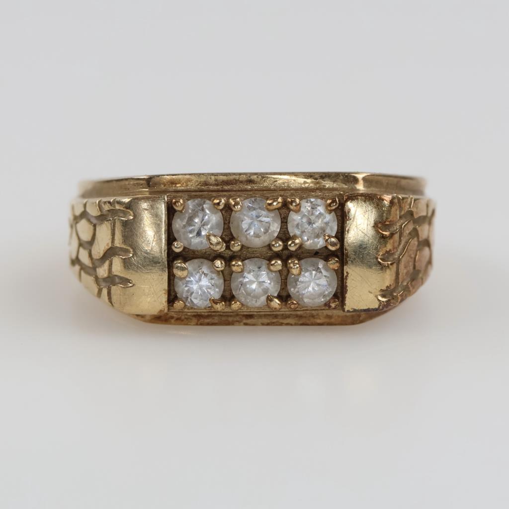 10kt Gold Cubic Zirconia Ring