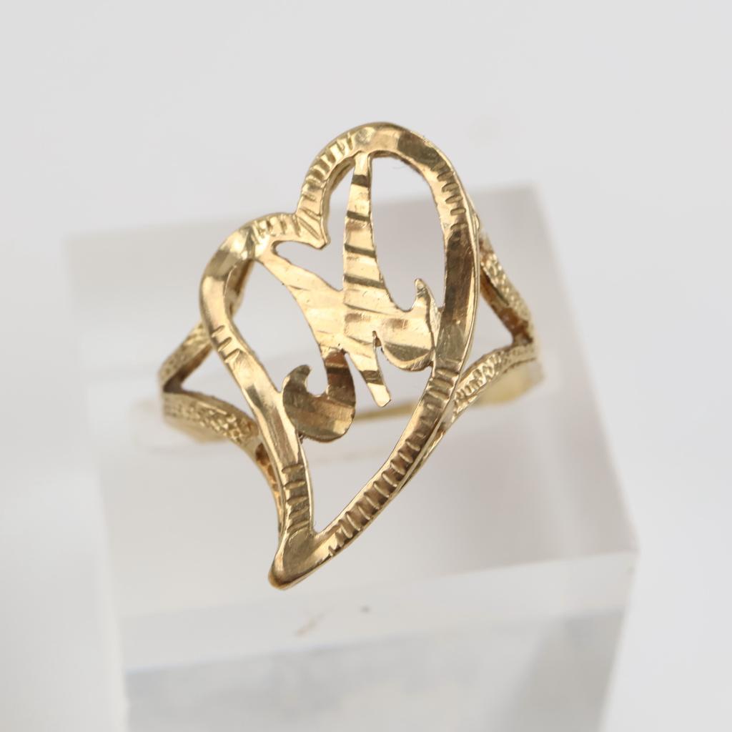 10kt Gold Cursive Letter M Heart Ring