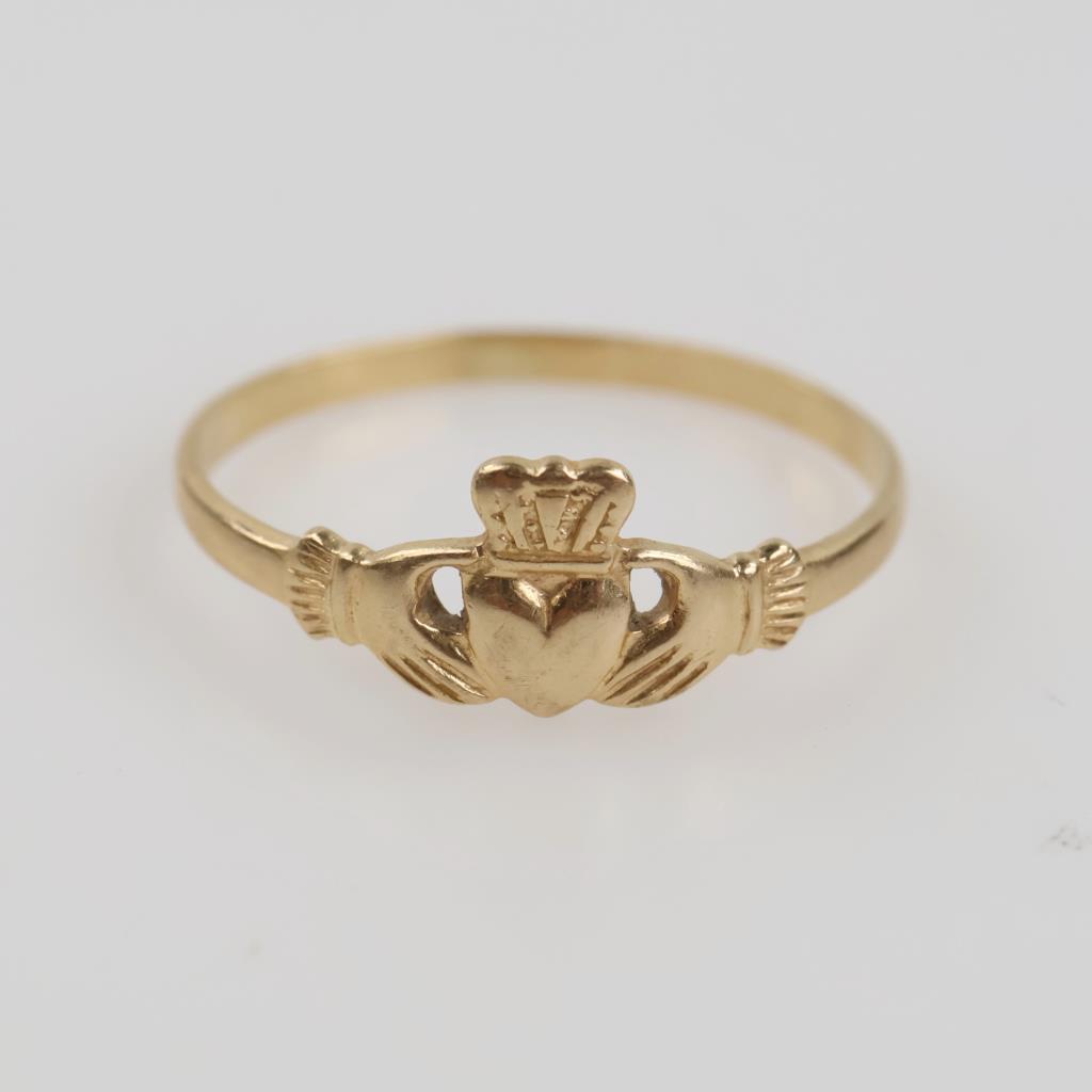 10kt Gold Dainty Claddagh Ring