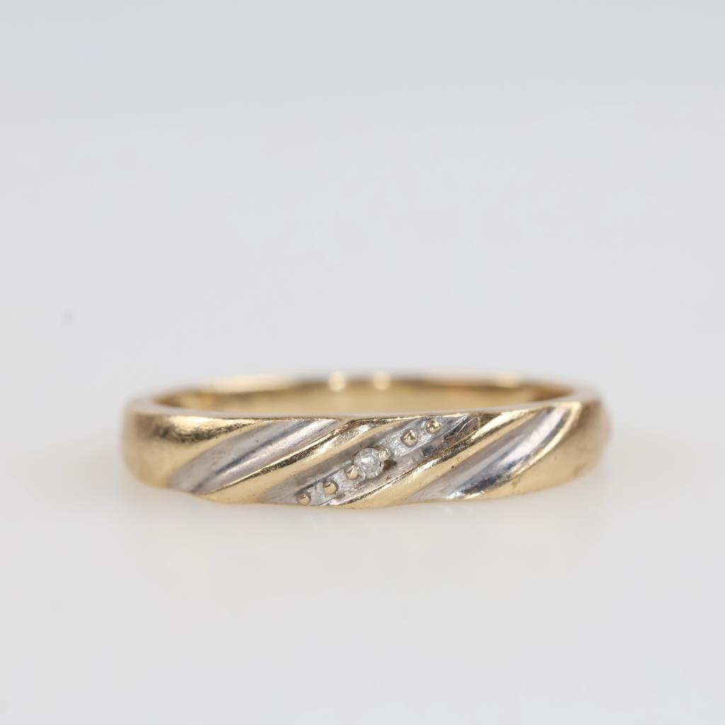 10kt Gold Diamond Accent Ring