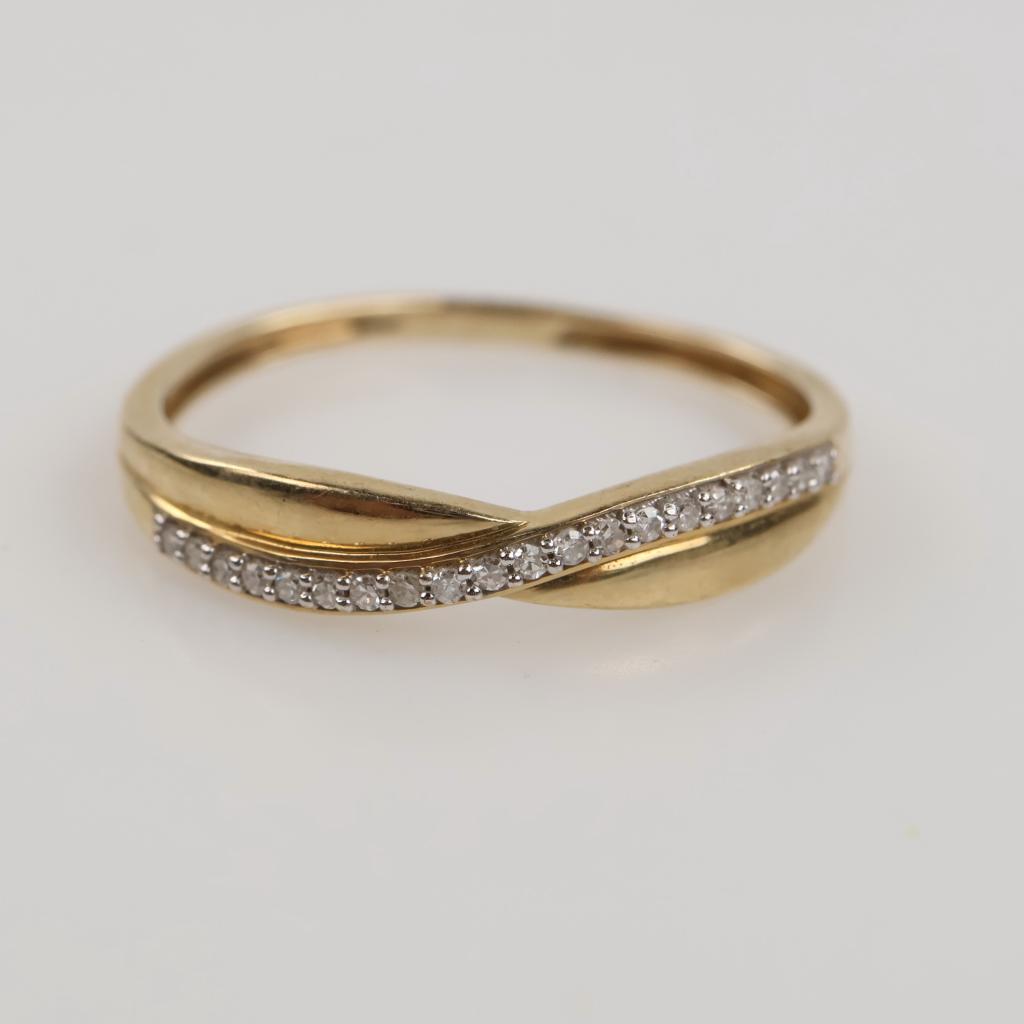 10kt Gold Diamond Band