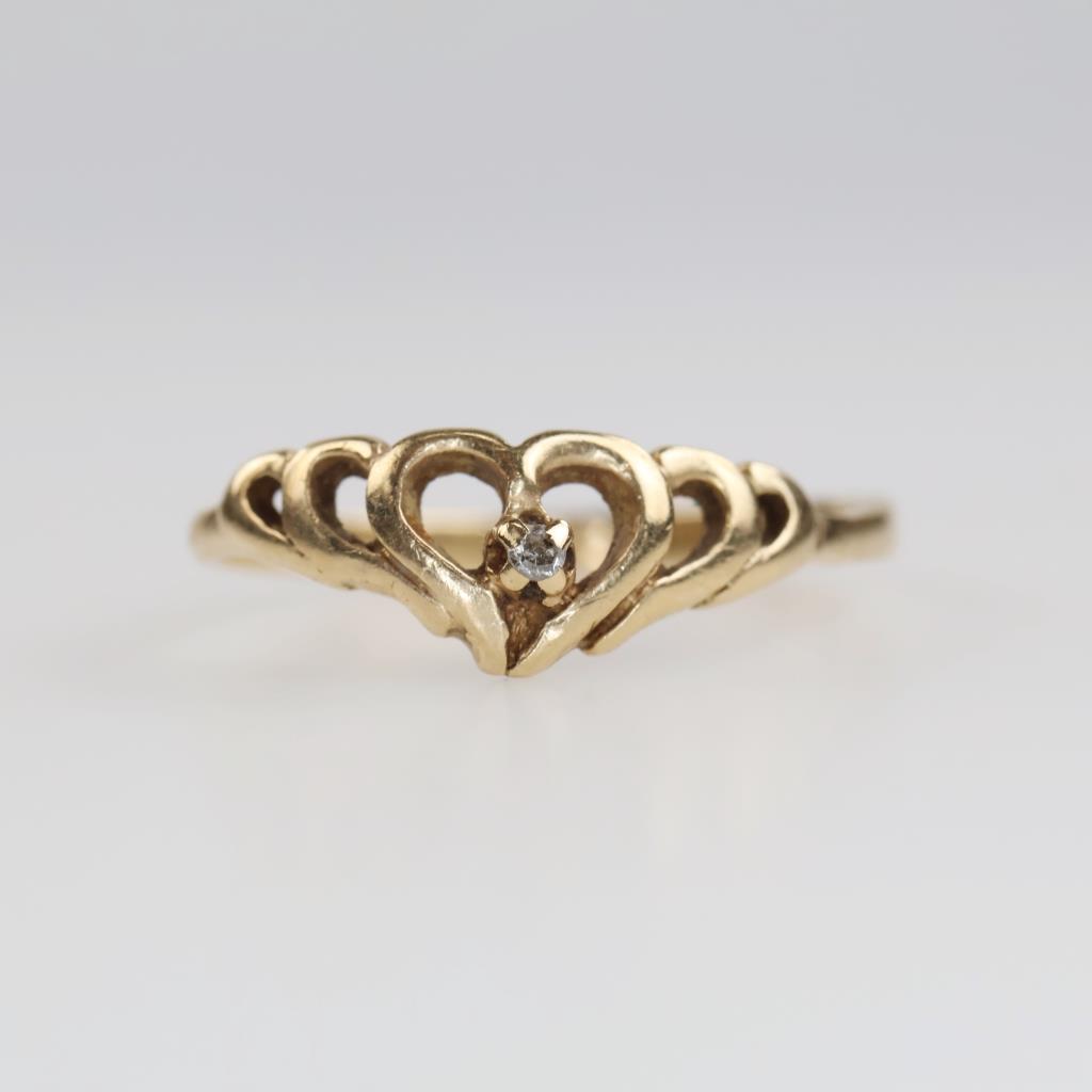 10kt Gold Diamond Heart Ring