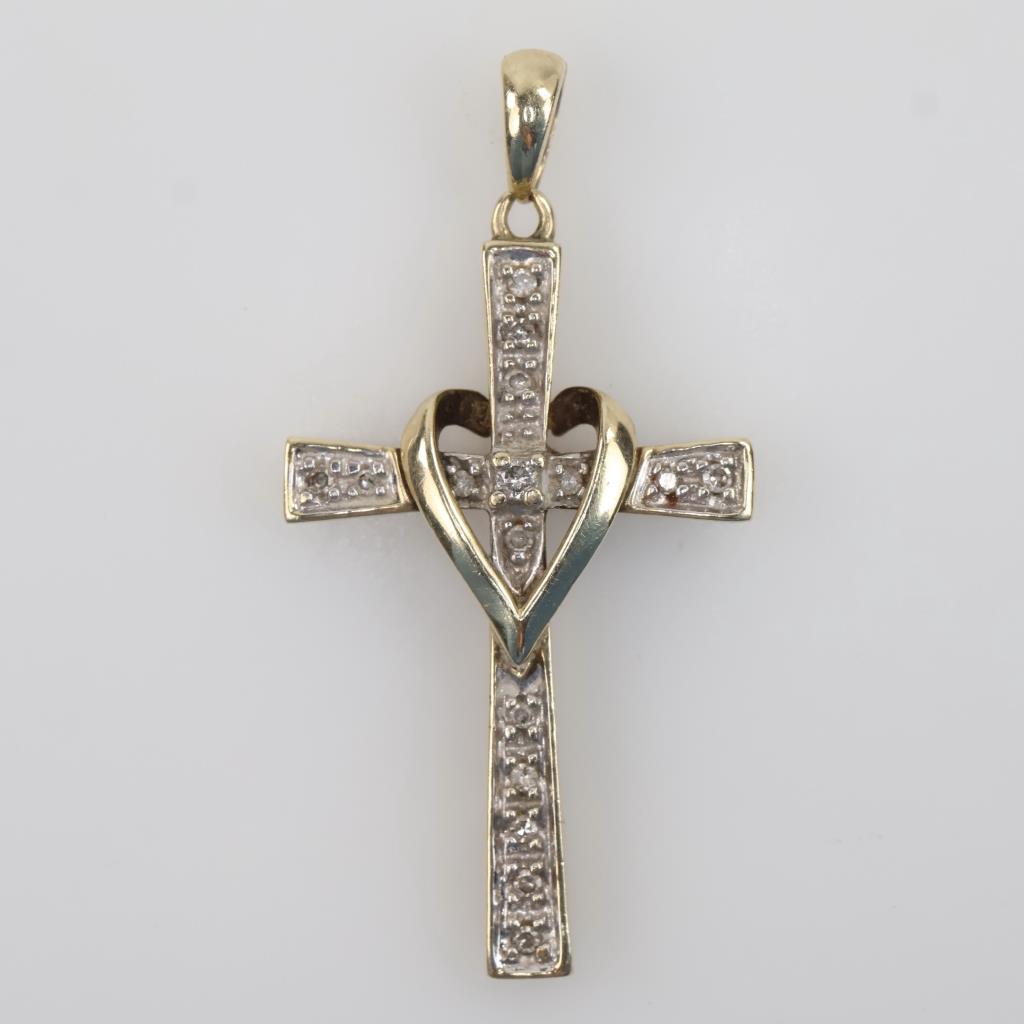 10kt Gold Diamond Pendant