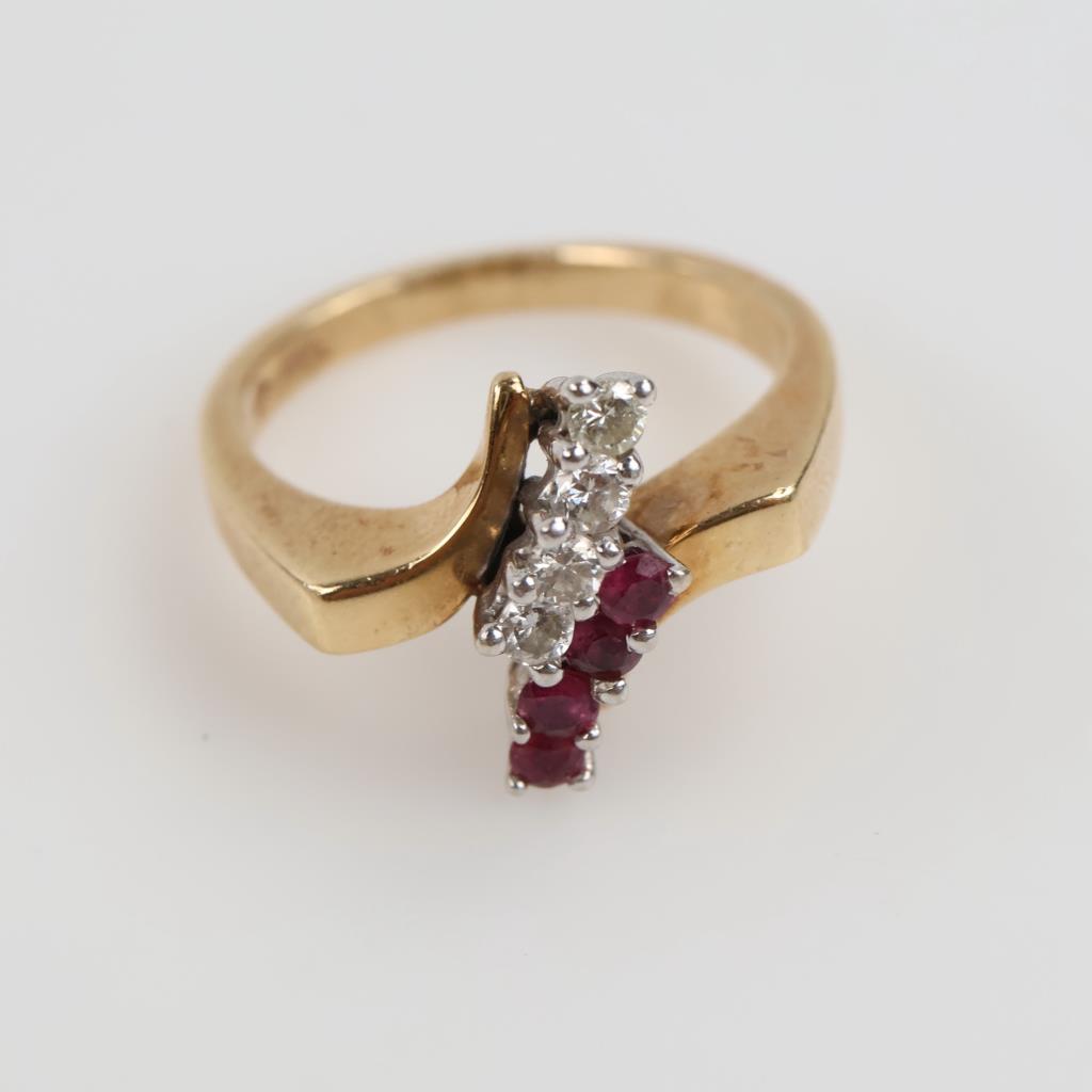 10kt Gold Diamond Pink Stone Accent Ring