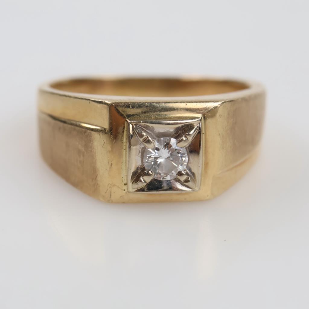 10kt Gold Diamond Ring