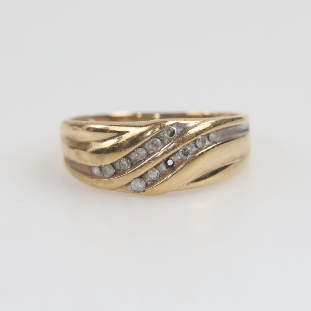 10kt Gold Diamond Ring