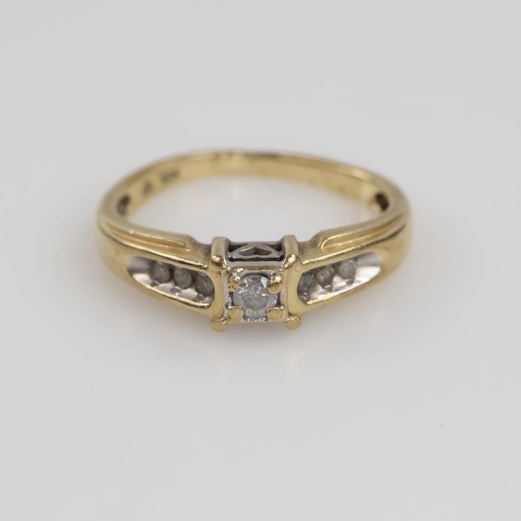 10kt Gold Diamond Ring