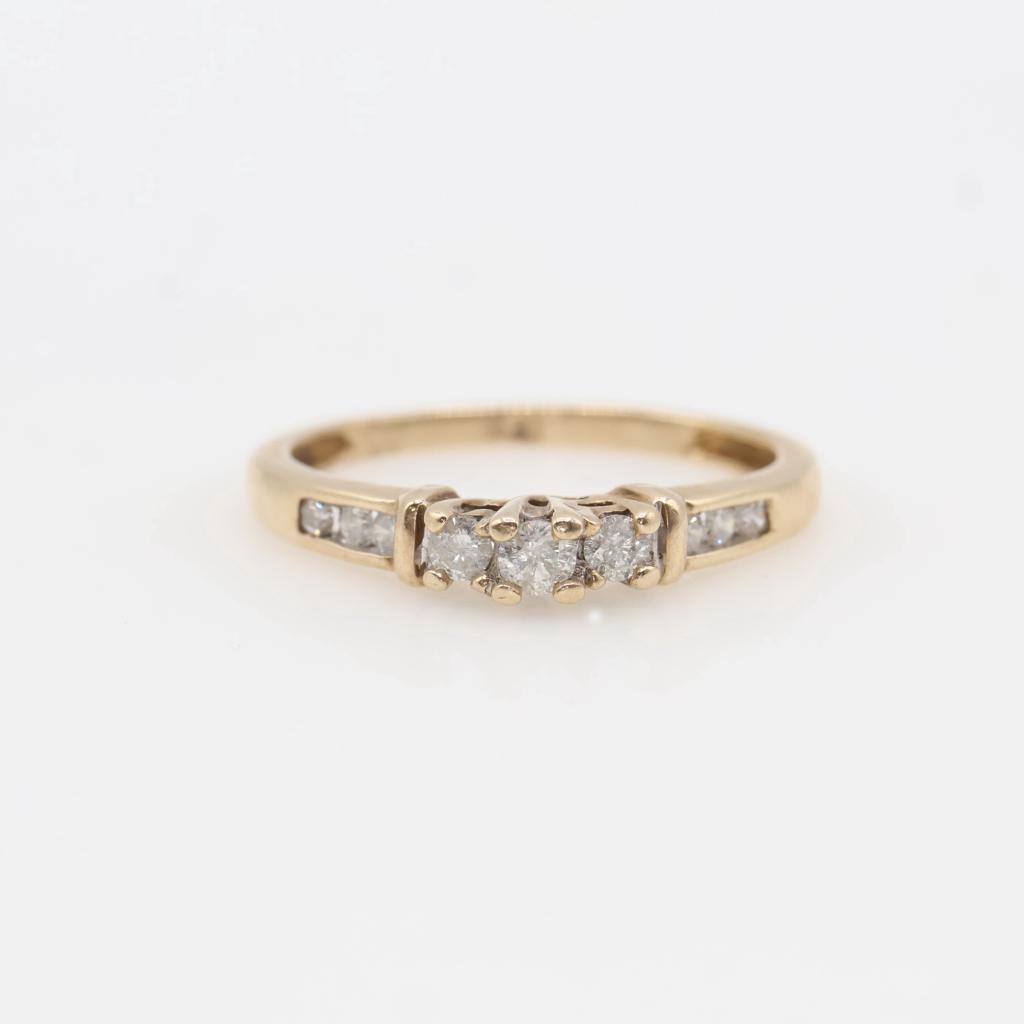 10kt Gold Diamond Ring