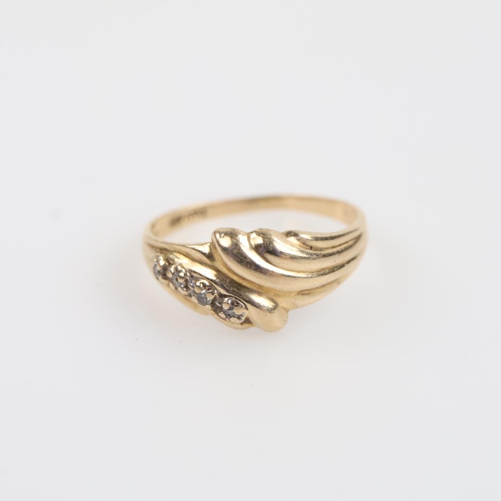 10kt Gold Diamond Ring