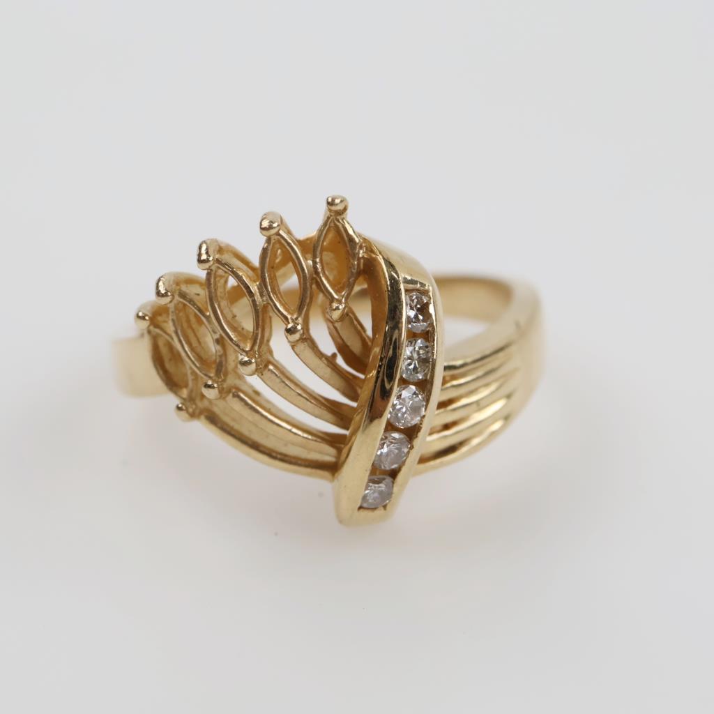10kt Gold Diamond Ring