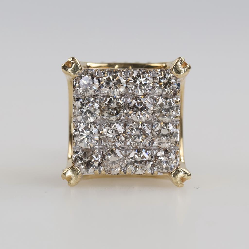 10kt Gold Diamond Stud Earring