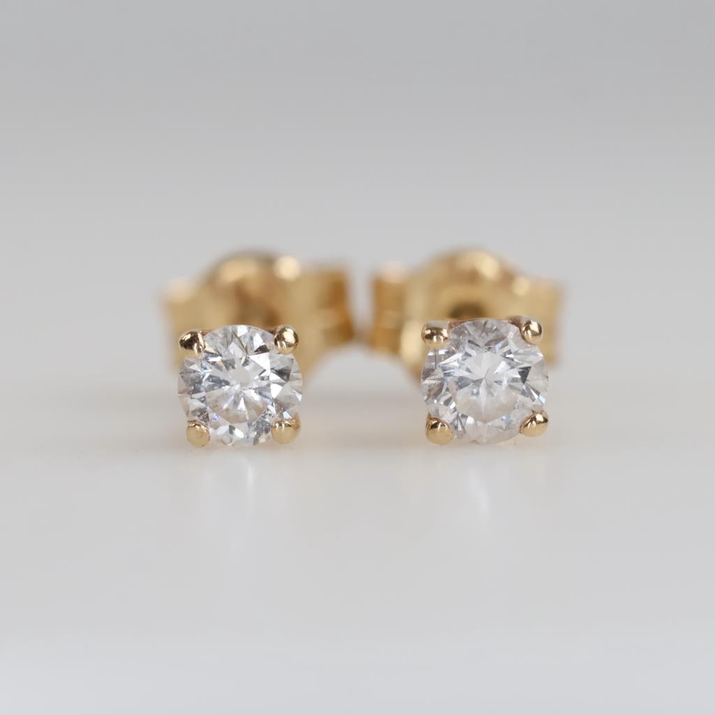 10kt Gold Diamond Stud Earrings