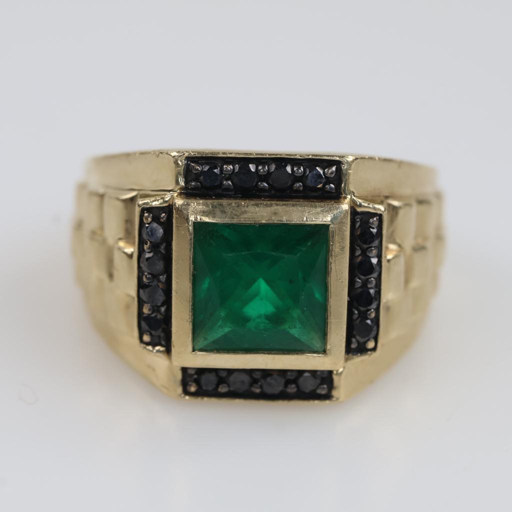 10kt Gold Green Stone Clear Stone Ring