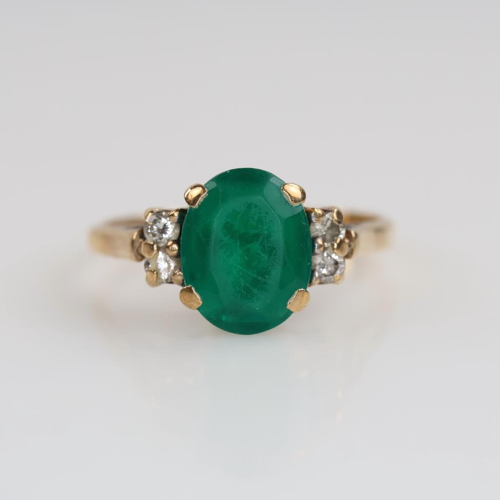 10kt Gold Green Stone Diamond Accent Ring