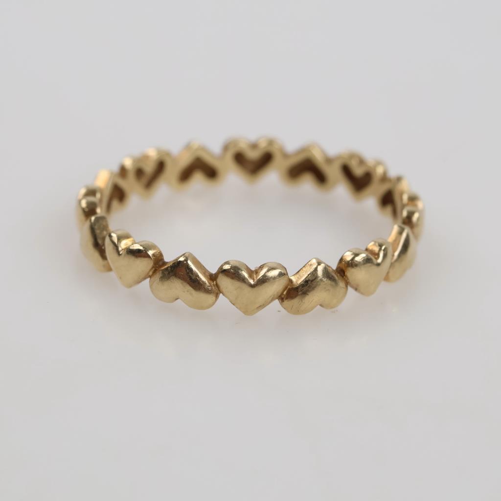 10kt Gold Heart Band