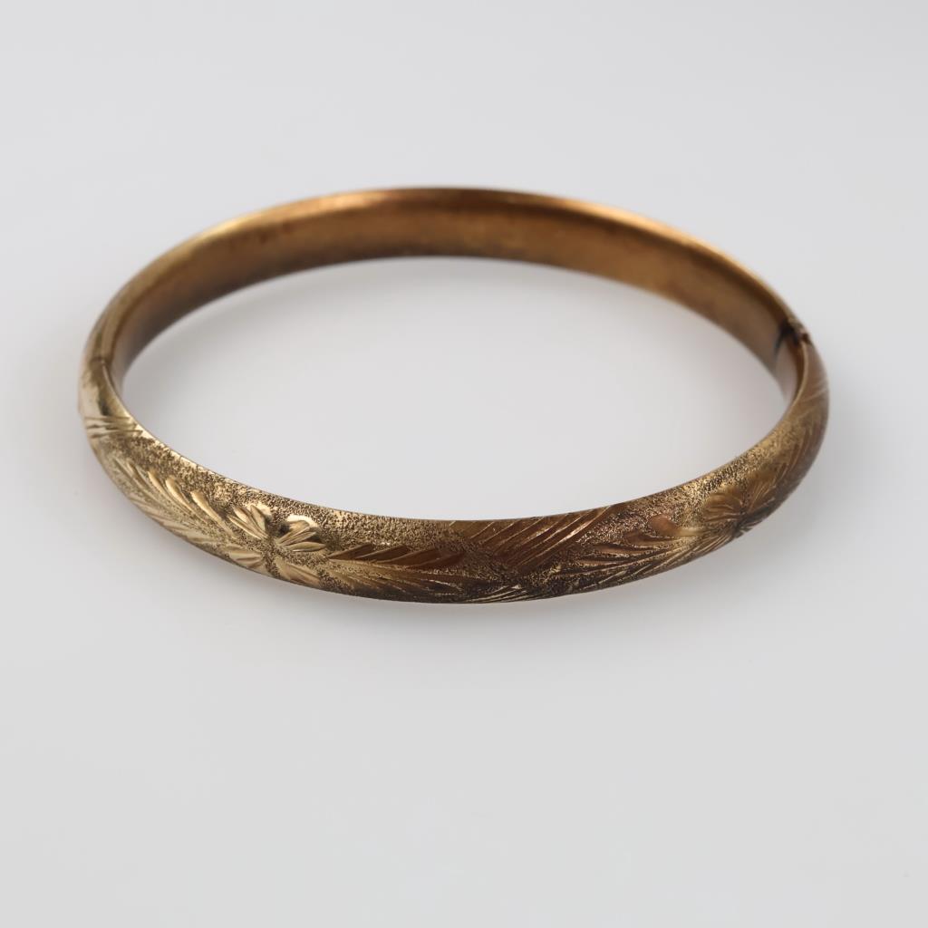 10kt Gold Hollow Bangle Bracelet