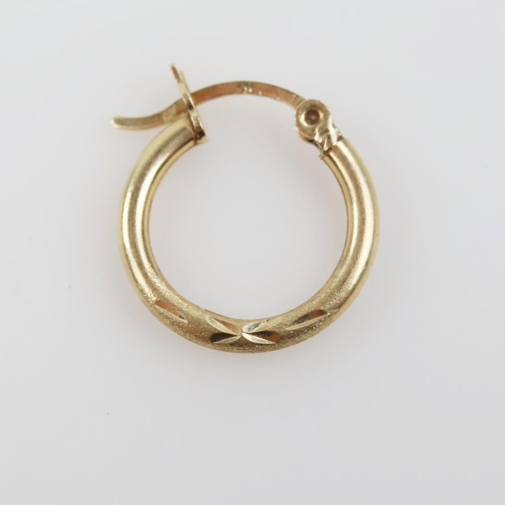 10kt Gold Hollow Hoop Earring
