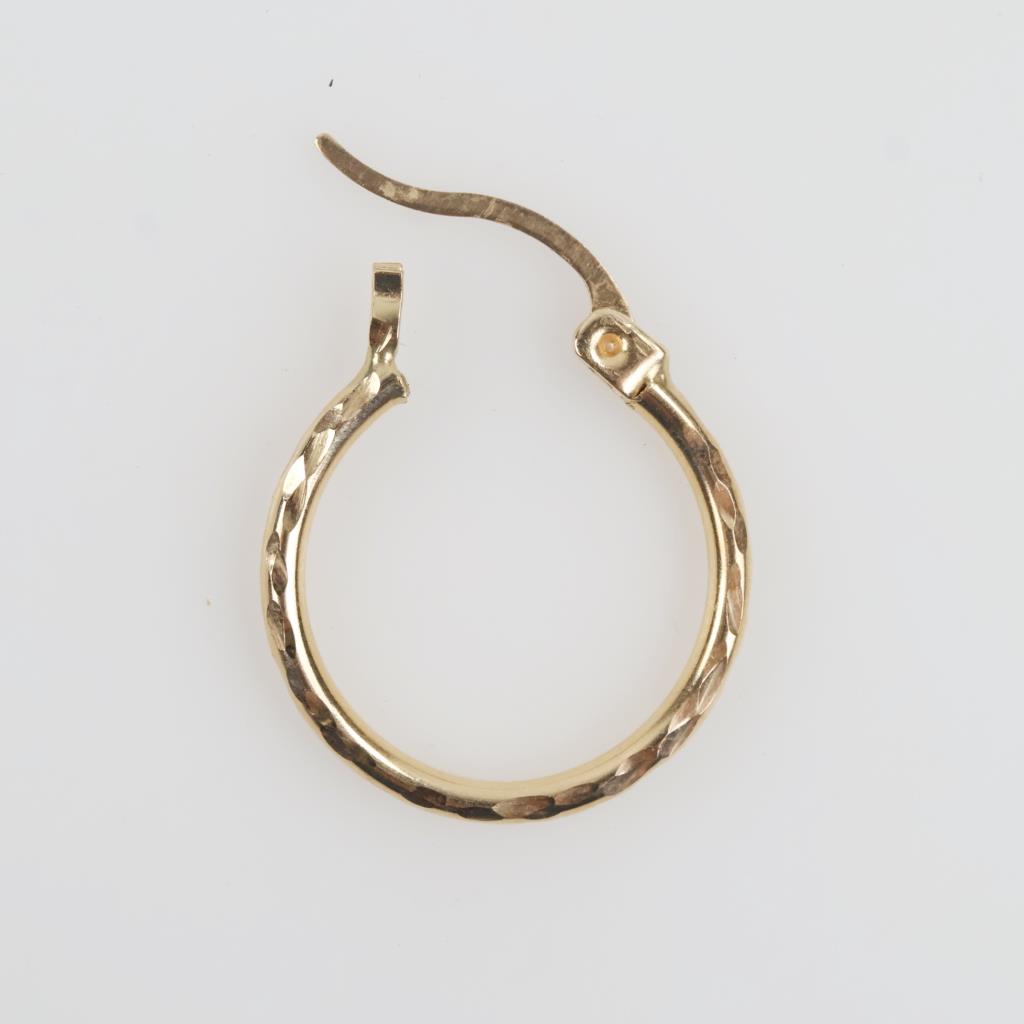 10kt Gold Hollow Hoop Earring
