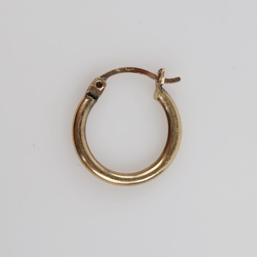 10kt Gold Hollow Hoop Earring
