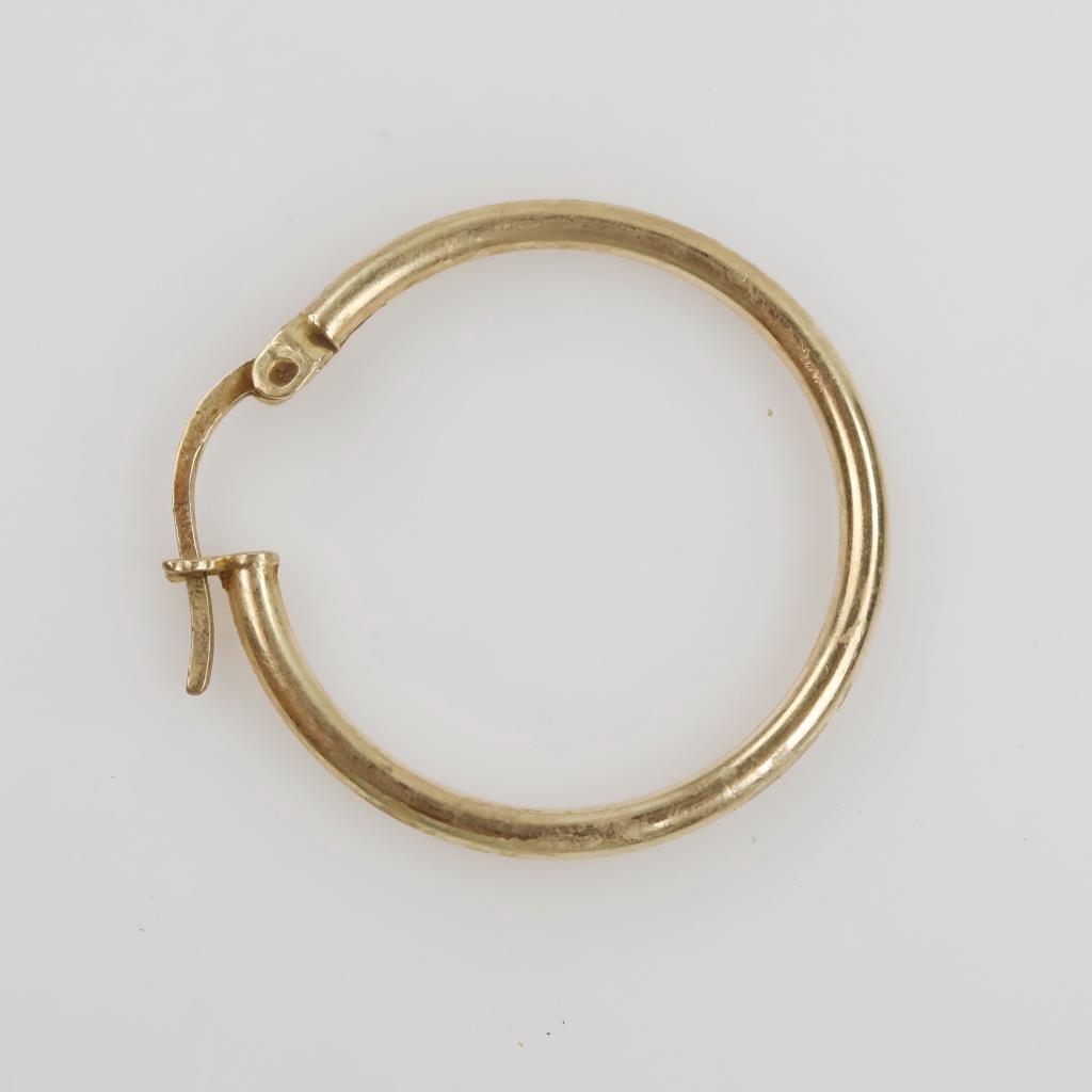 10kt Gold Hollow Hoop Earring
