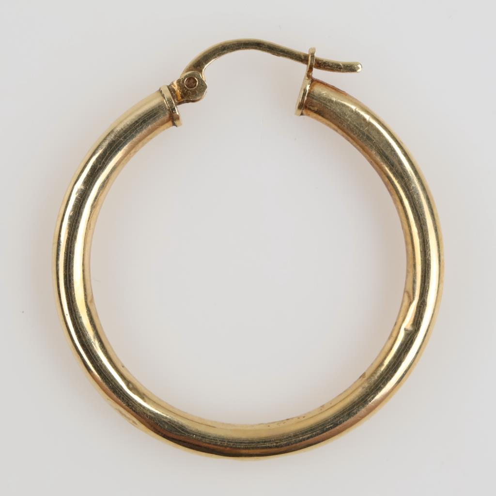 10kt Gold Hollow Hoop Earring