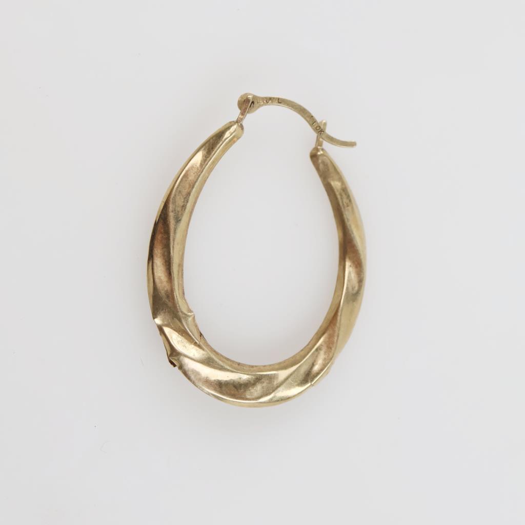 10kt Gold Hollow Hoop Earring