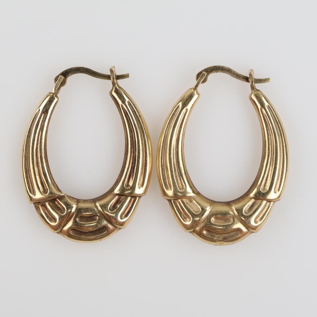 10kt Gold Hollow Hoop Earrings