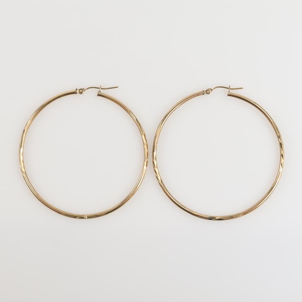 10kt Gold Hollow Hoop Earrings