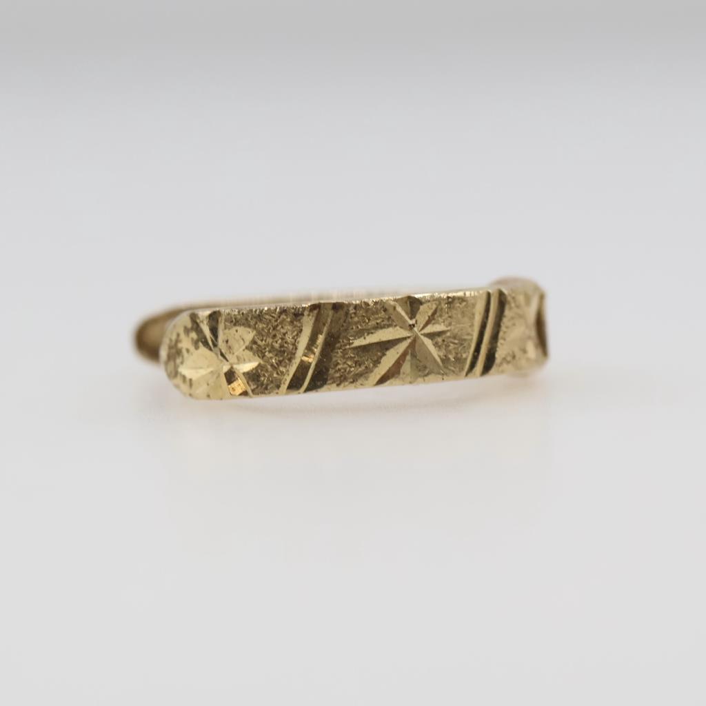 10kt Gold Hoop Earring