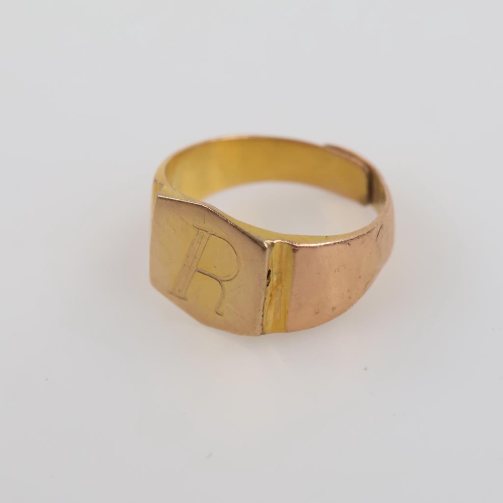 10kt Gold Letter R Mini Ring | Property Room