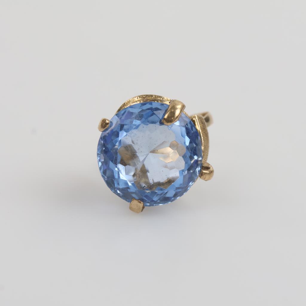 10kt Gold Light Blue Spinel Ring
