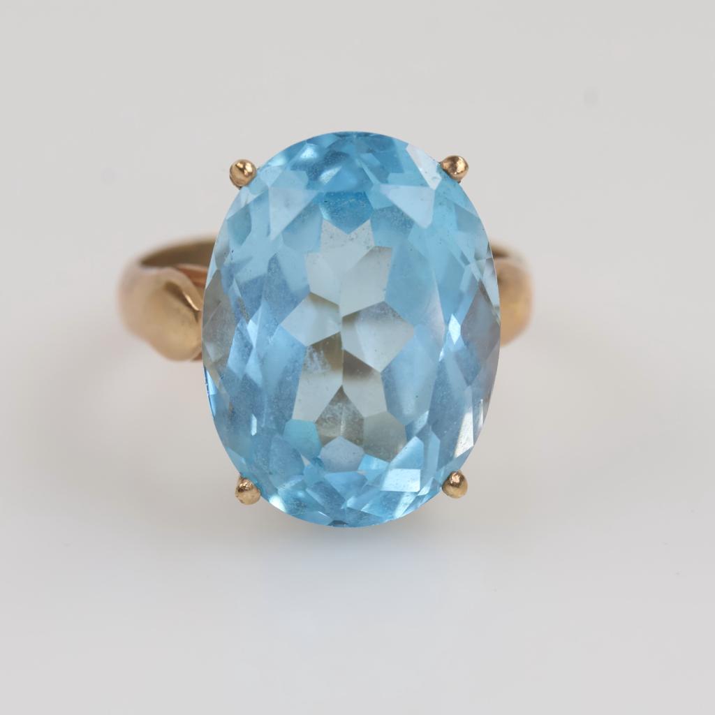 Light Stone Rings 10kt Gold Light Blue Stone Ring | Property Room