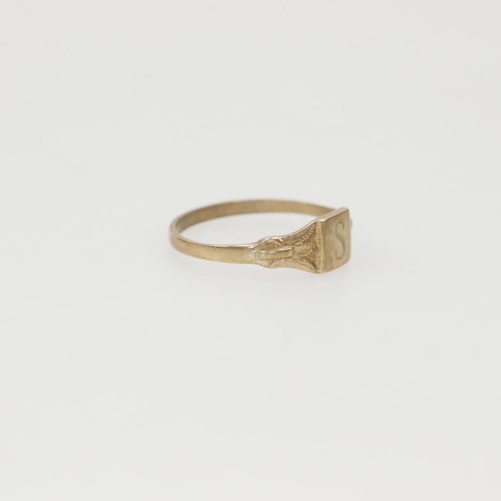 10kt Gold Midi Ring Property Room