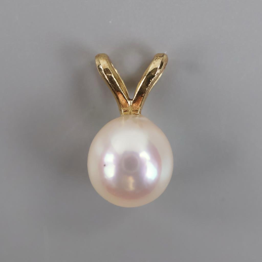 10kt Gold Parl Pendant