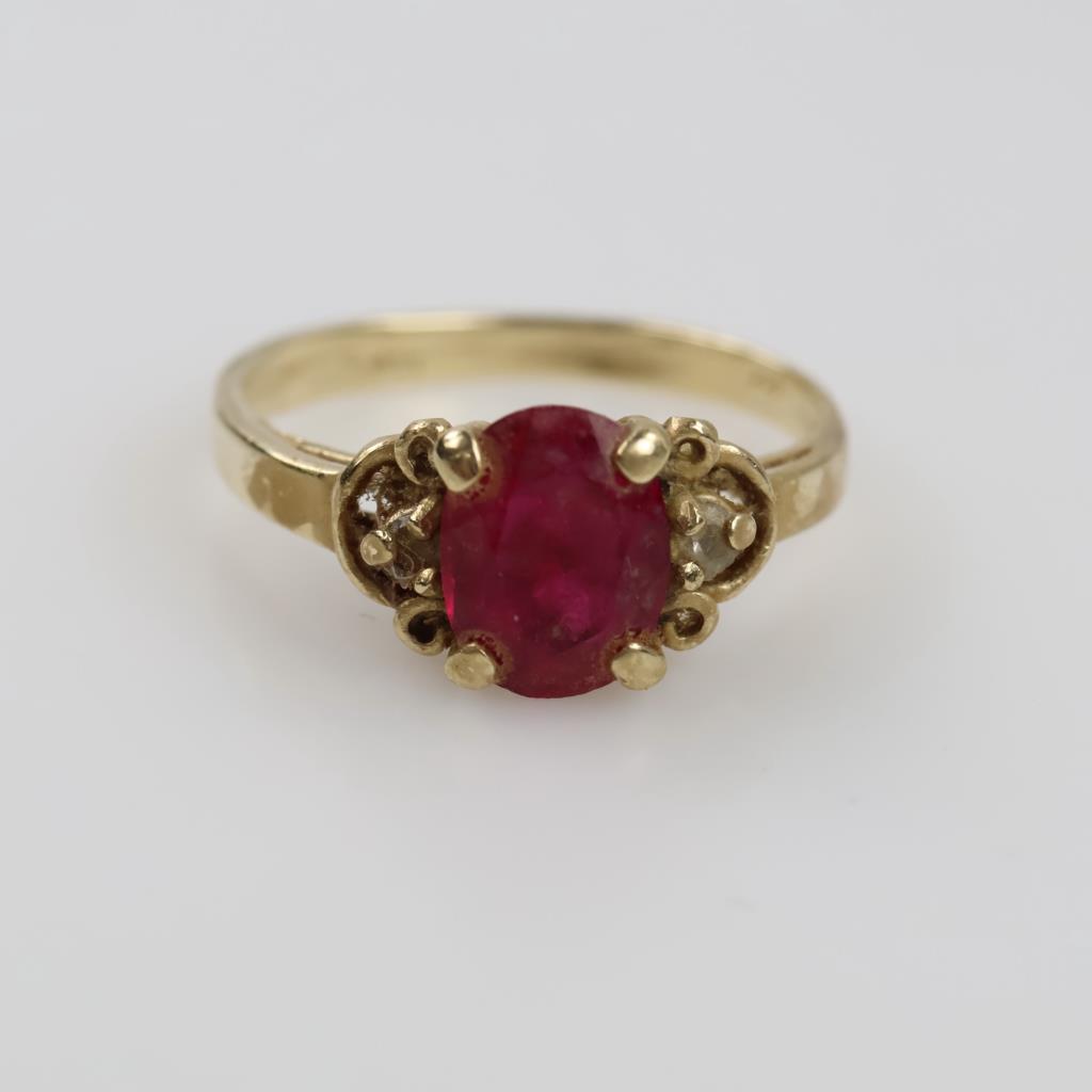 10kt Gold Pink Stone Clear Stone Accent Ring
