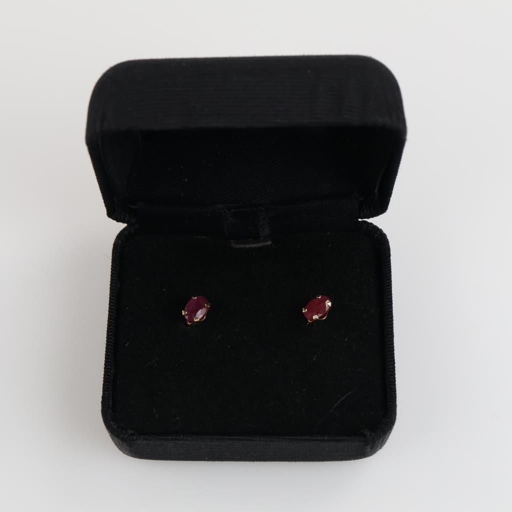 10kt Gold Pink Stone Earrings