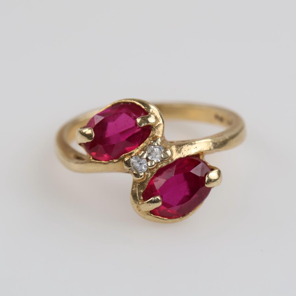 10kt Gold Purple And Clear Stone Ring