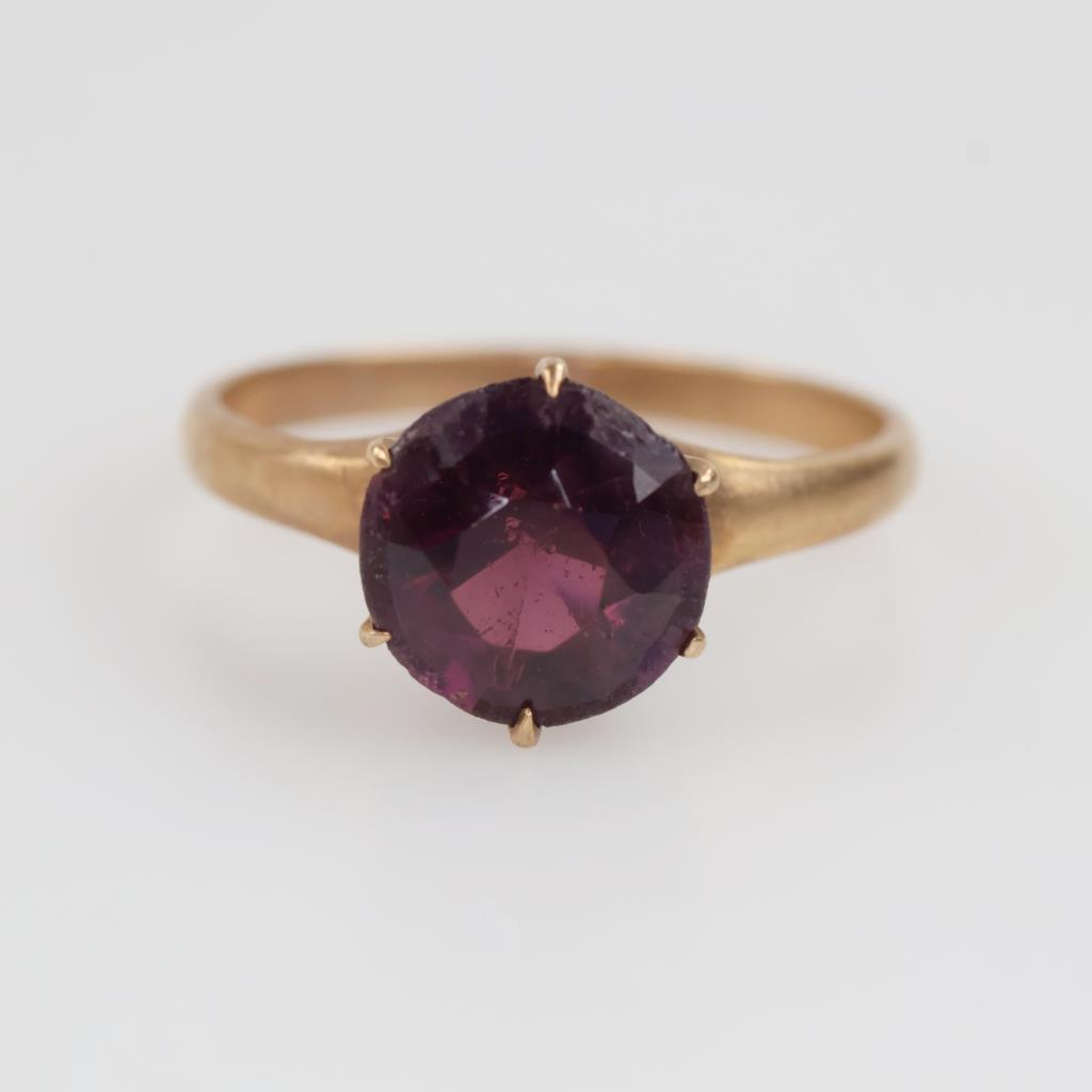 10kt Gold Purple Stone Ring