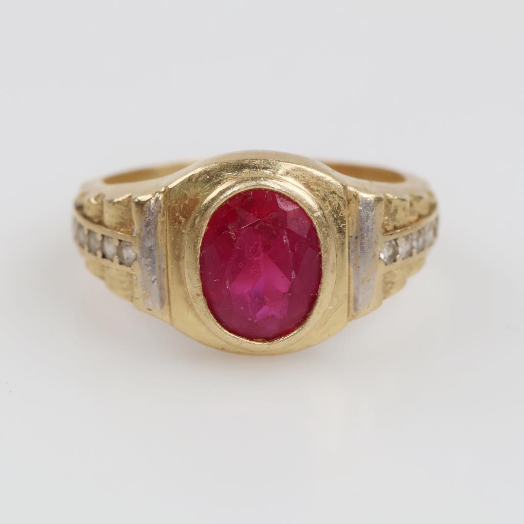 10kt Gold Red & Clear Stone Ring