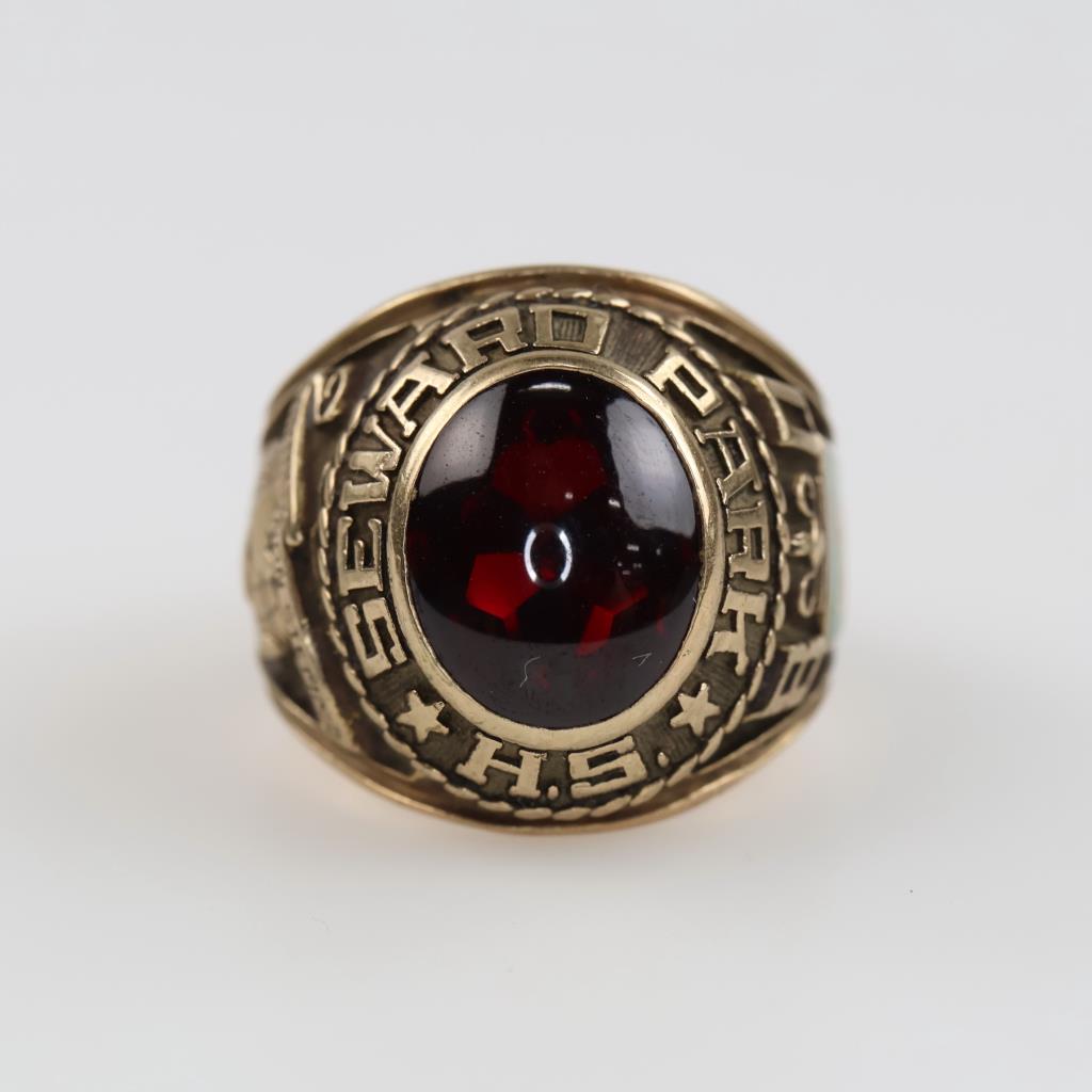 10kt Gold Red Stone Class Ring